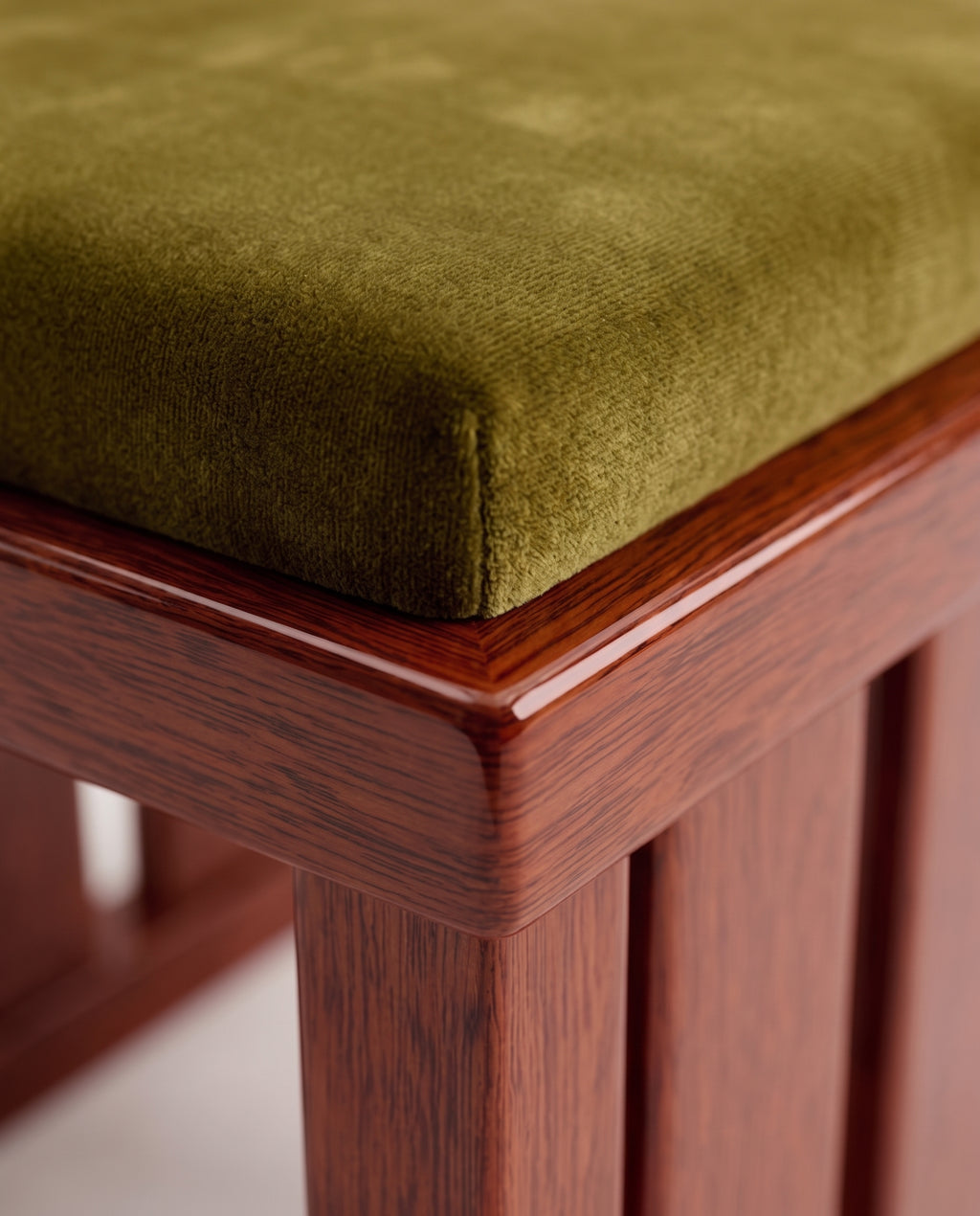 Cardinal chair, close-up of the green velvet seat and mahogany lacquer slatted base, Monde Singulier Editions