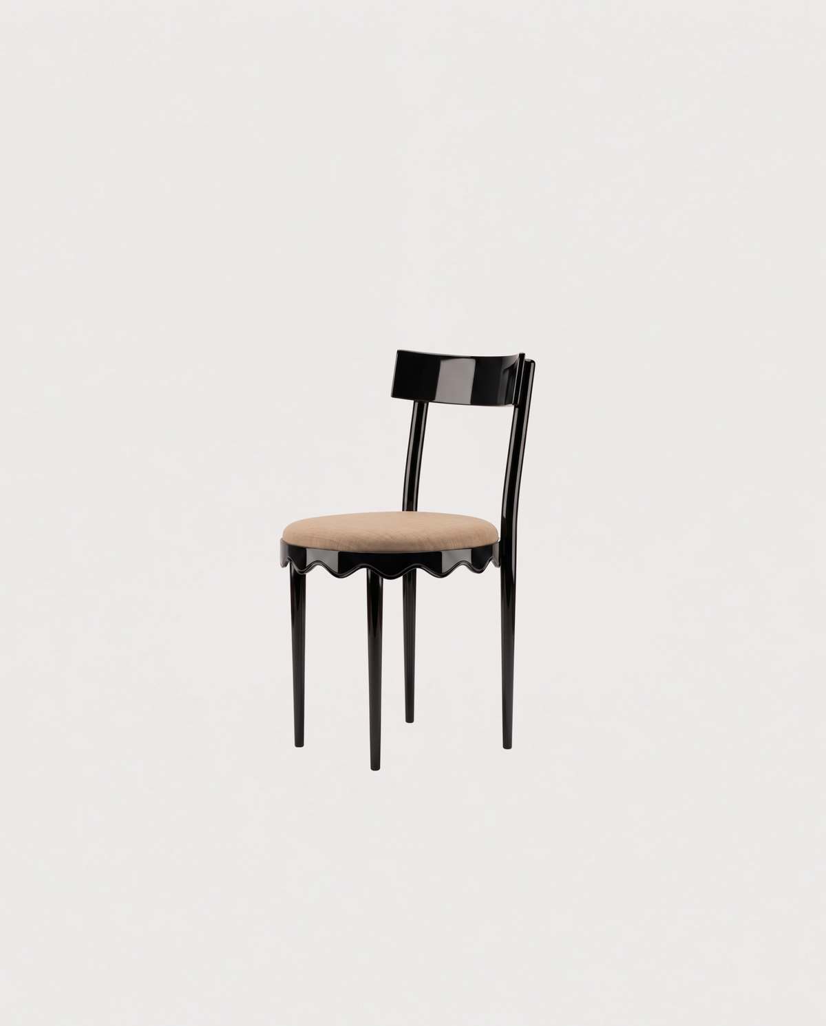 Chaise Romance, laque noire, toile de coton noisette, vue d'ensemble sur fond blanc cassé, Monde Singulier Editions