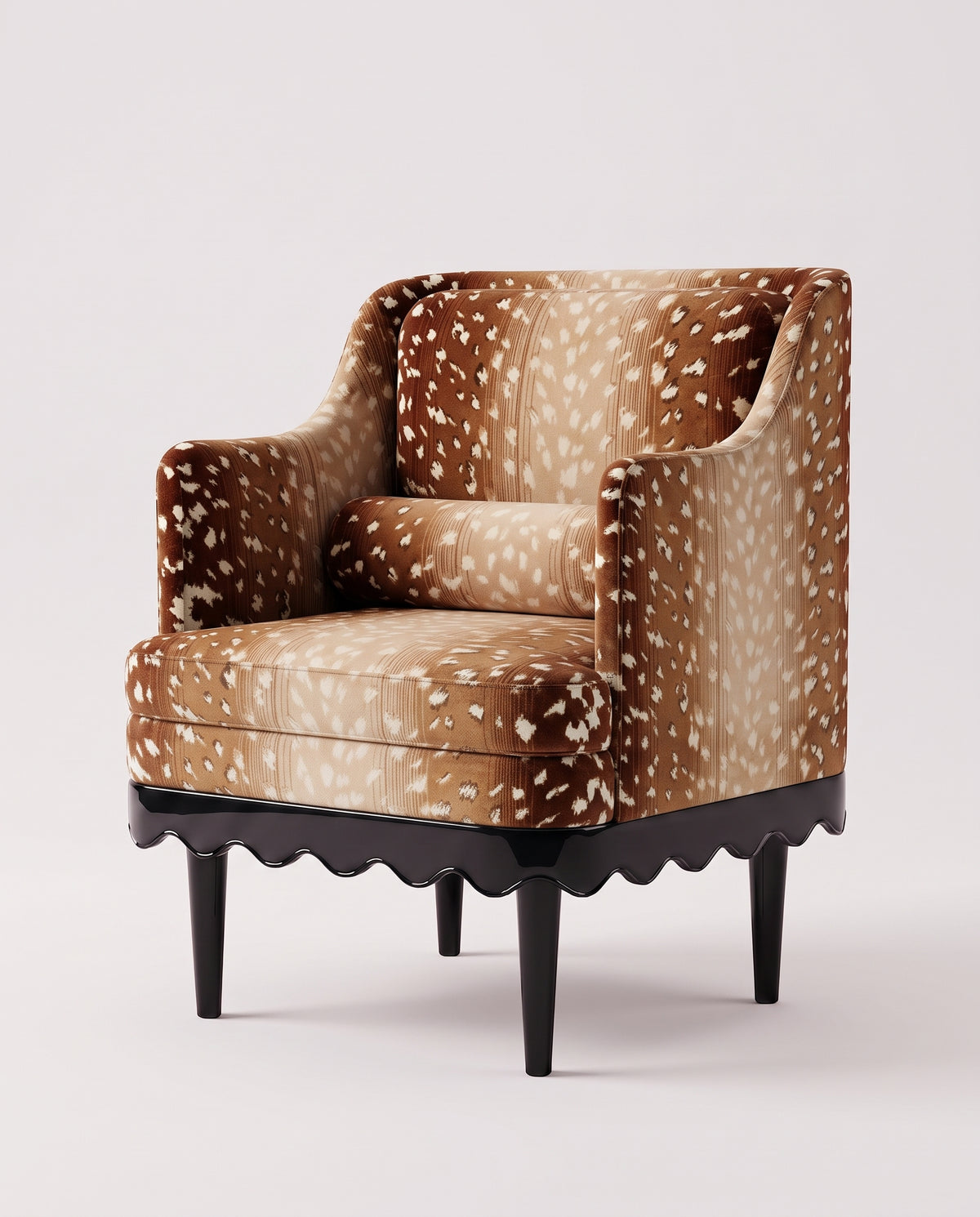 Fauteuil Romance en velours faon imprimé Nobilis, jupe festonnée en laque noire, vue de trois quarts, Monde Singulier Editions